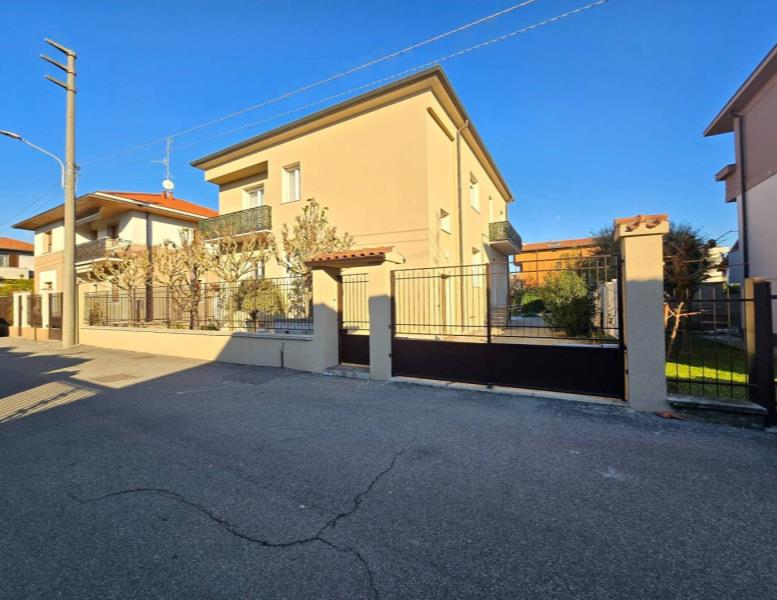 casa indipendente in vendita a Biassono
