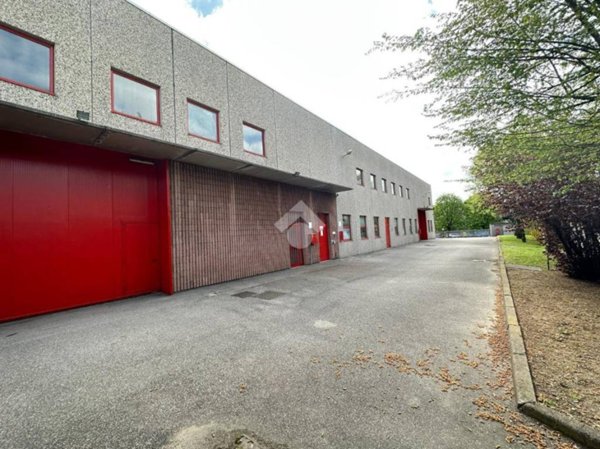 locale commerciale in vendita a Biassono
