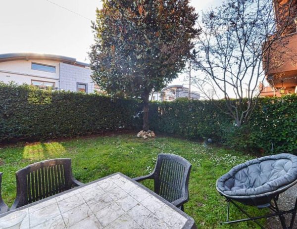 casa indipendente in vendita a Biassono