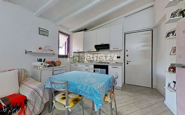 appartamento in vendita a Biassono