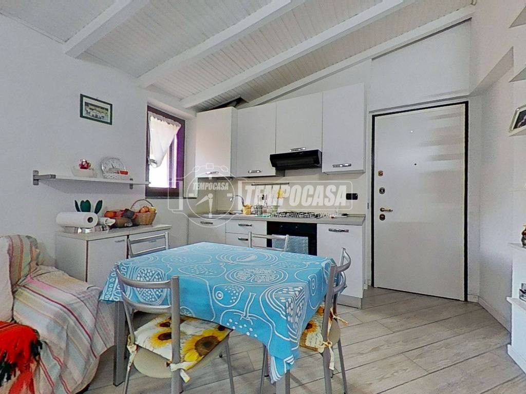 appartamento in vendita a Biassono