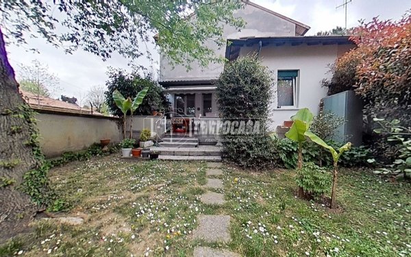 appartamento in vendita a Biassono