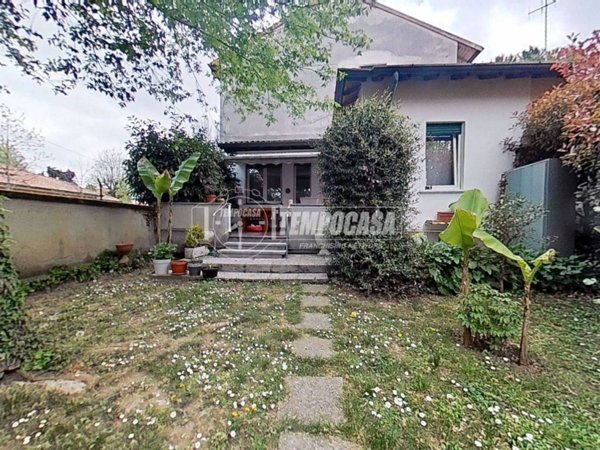appartamento in vendita a Biassono