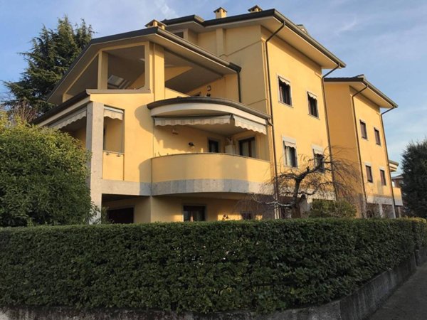 appartamento in vendita a Biassono