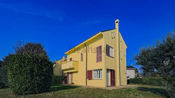 casa indipendente in vendita a Biassono
