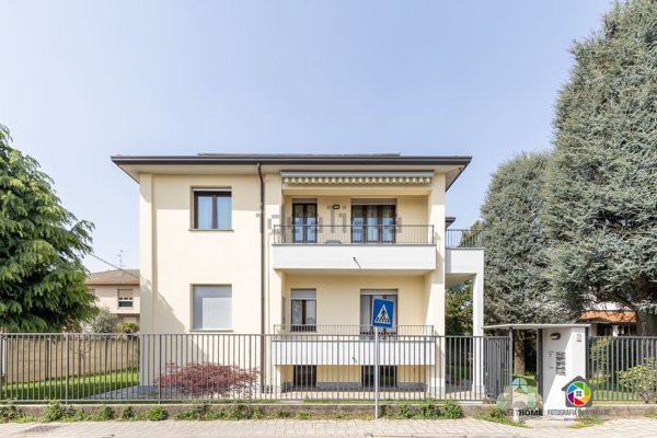 appartamento in vendita a Biassono