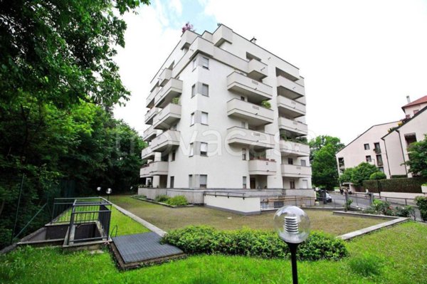 appartamento in vendita a Biassono
