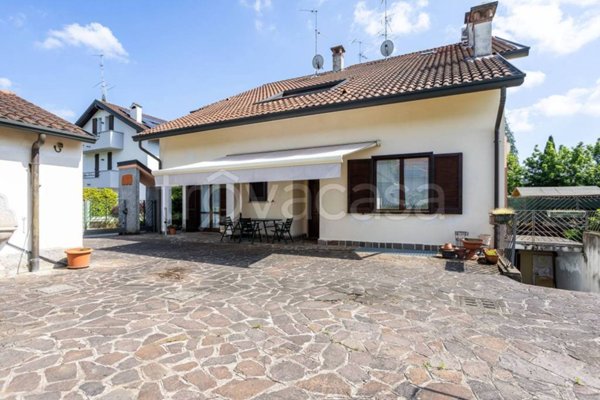 casa indipendente in vendita a Biassono