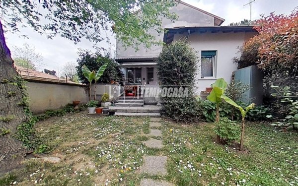 appartamento in vendita a Biassono