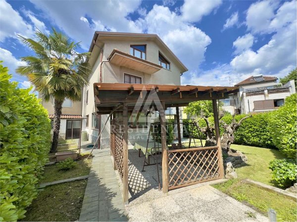casa indipendente in vendita a Biassono