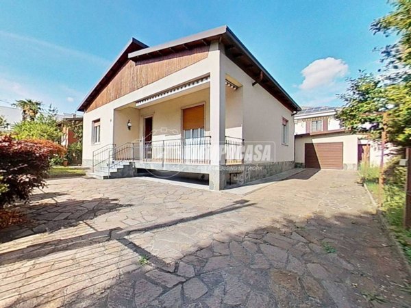 casa indipendente in vendita a Biassono