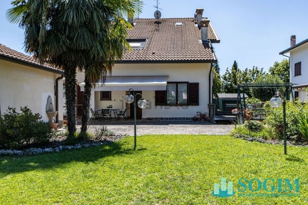 casa indipendente in vendita a Biassono