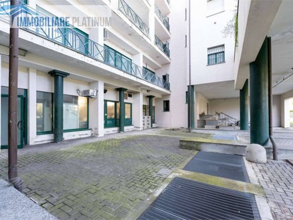 ufficio in vendita a Biassono