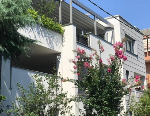 appartamento in vendita a Biassono
