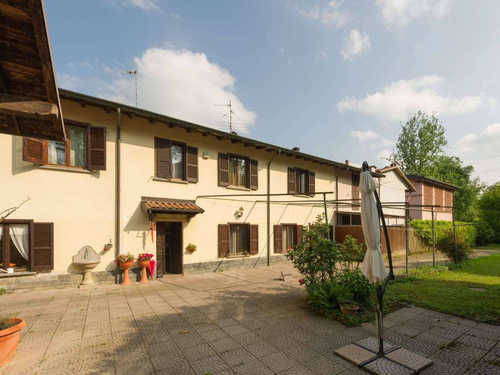casa indipendente in vendita a Biassono