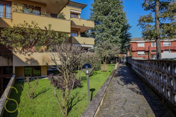 appartamento in vendita a Biassono