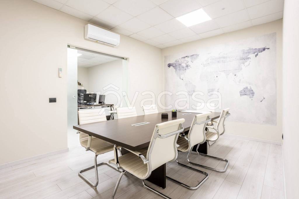ufficio in vendita a Biassono