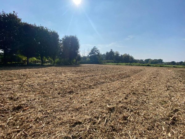 terreno edificabile in vendita a Biassono