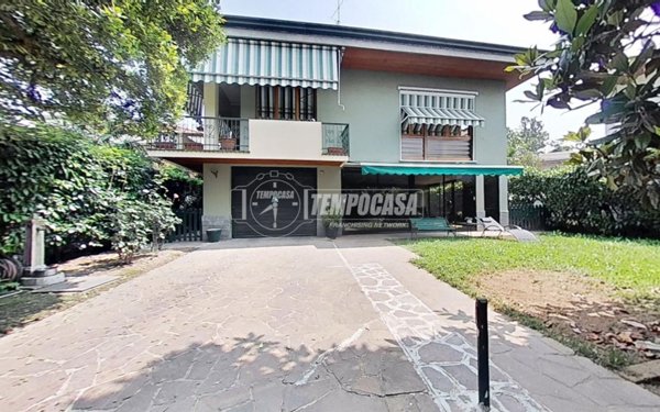 casa indipendente in vendita a Biassono