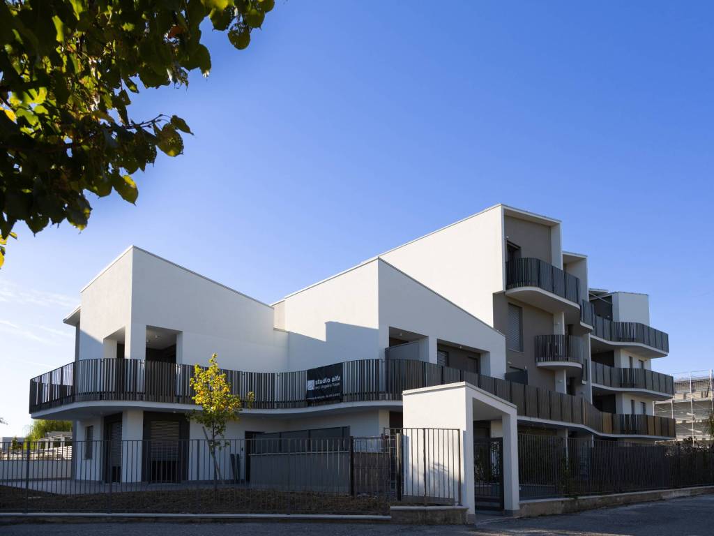 intera palazzina in vendita a Biassono