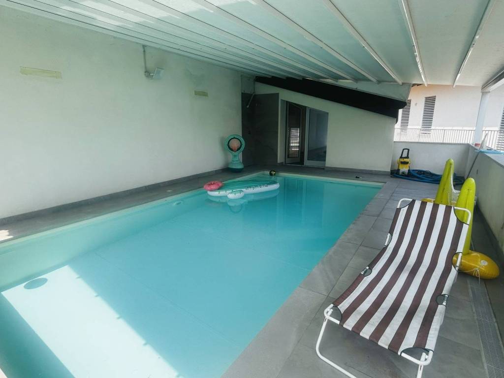 casa indipendente in vendita a Biassono