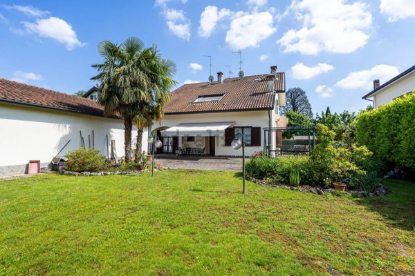 casa indipendente in vendita a Biassono