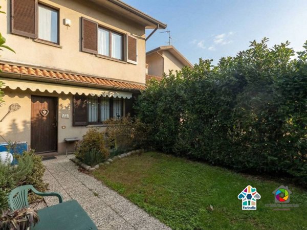 casa indipendente in vendita a Biassono