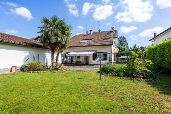 casa indipendente in vendita a Biassono