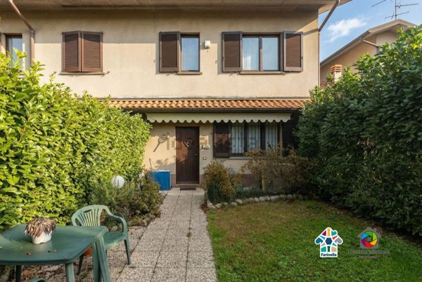 casa indipendente in vendita a Biassono