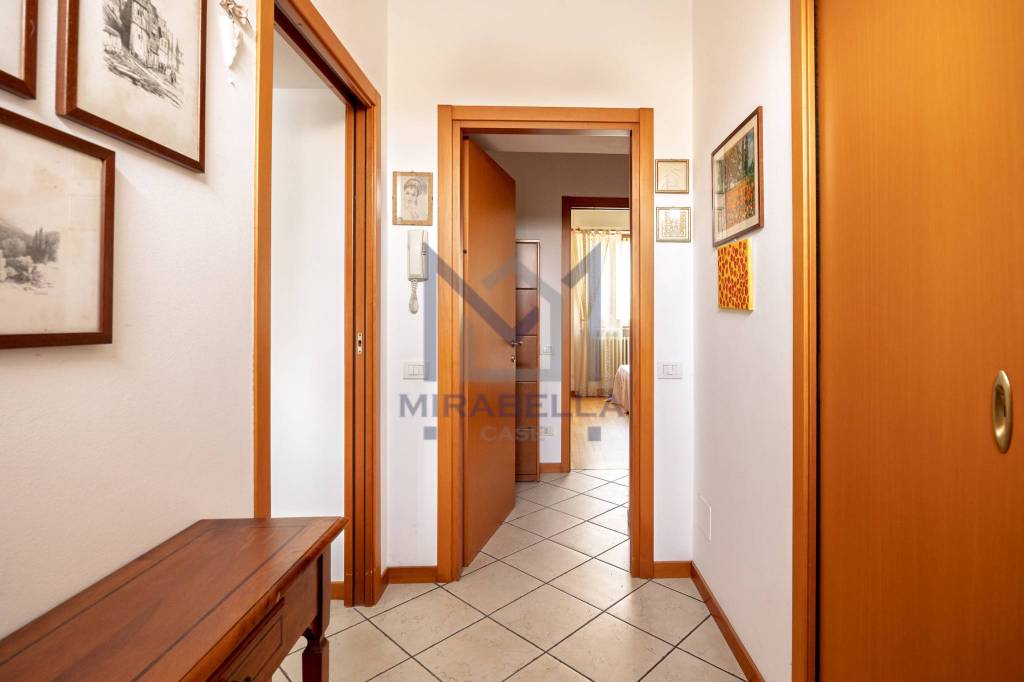 appartamento in vendita a Biassono