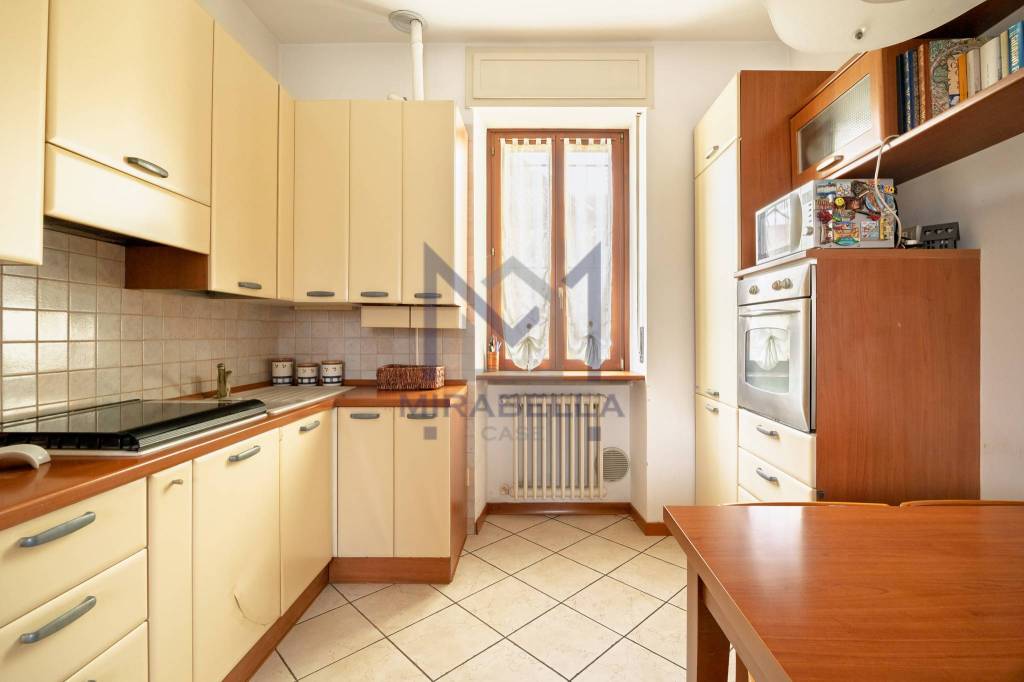 appartamento in vendita a Biassono