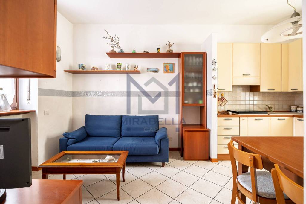 appartamento in vendita a Biassono