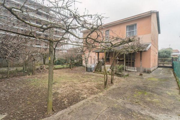 appartamento in vendita a Biassono