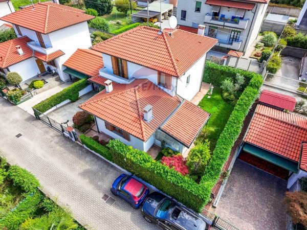 casa indipendente in vendita a Biassono