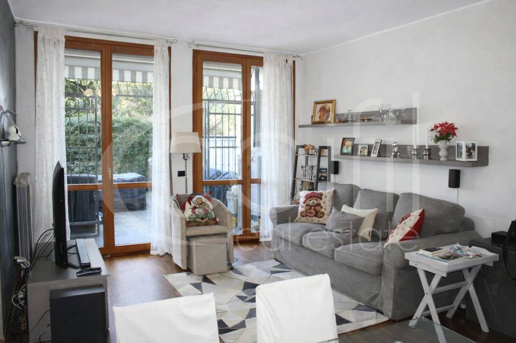 appartamento in vendita a Biassono