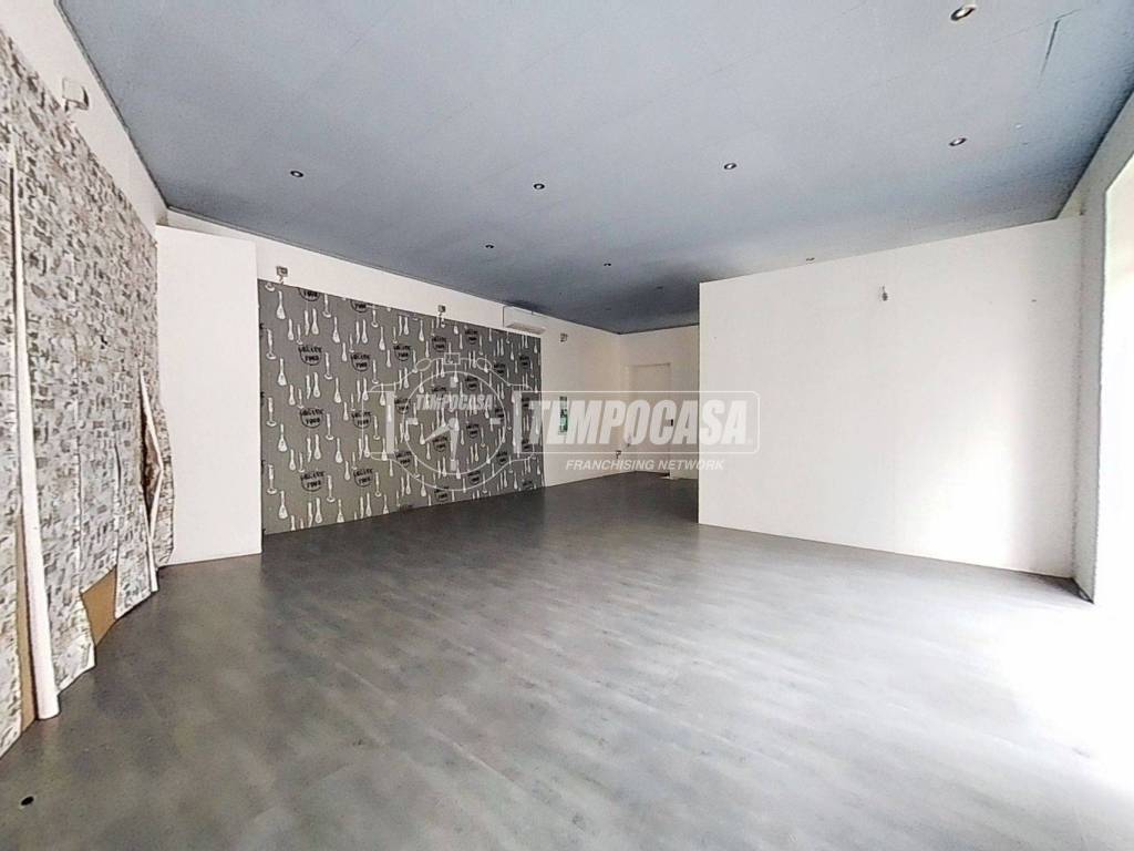 negozio in vendita a Biassono