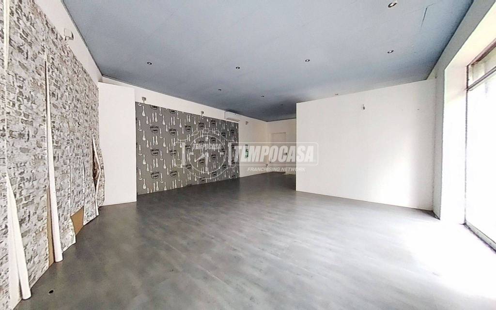 negozio in vendita a Biassono