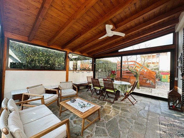 casa indipendente in vendita a Biassono