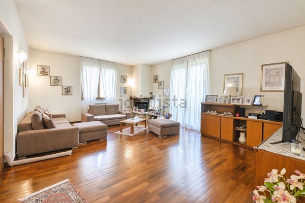 casa indipendente in vendita a Biassono