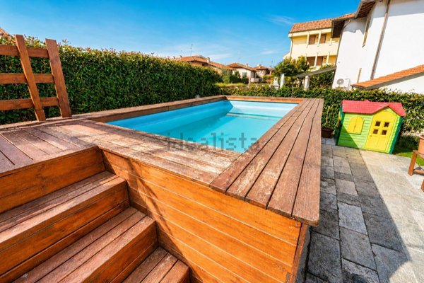 casa indipendente in vendita a Biassono