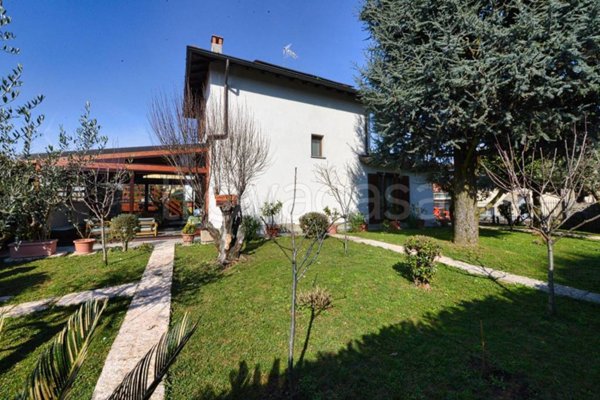 casa indipendente in vendita a Biassono