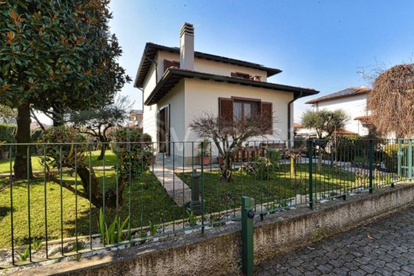 casa indipendente in vendita a Biassono
