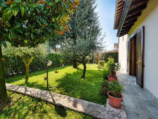 casa indipendente in vendita a Biassono