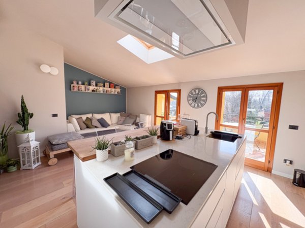 appartamento in vendita a Biassono