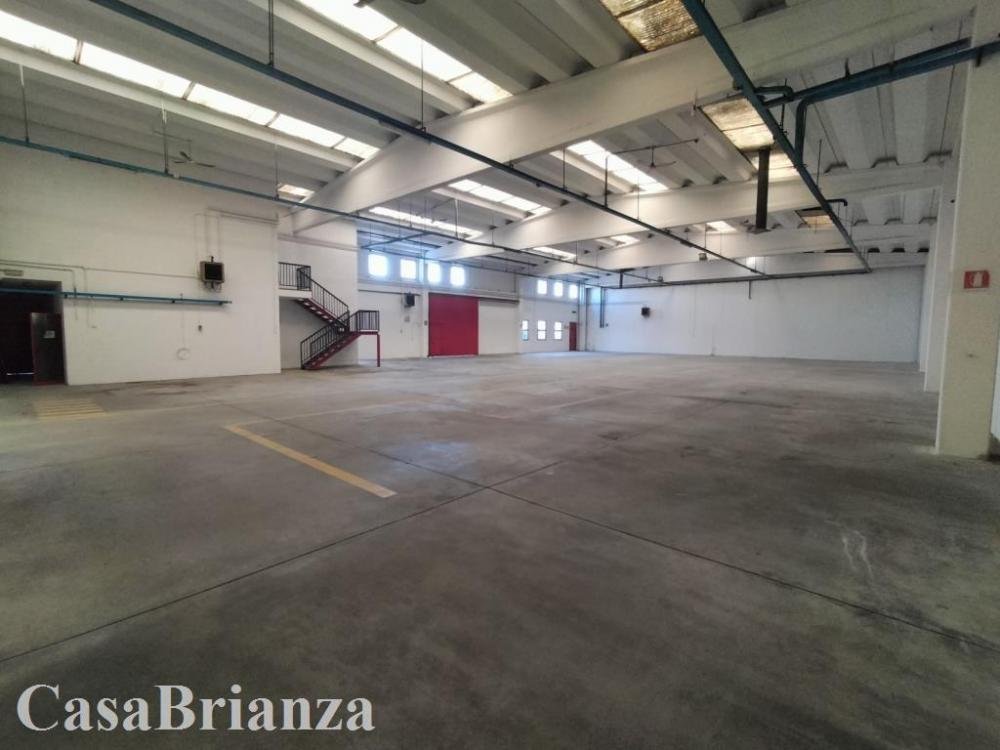 capannone in vendita a Biassono