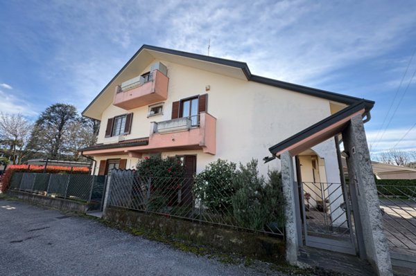 casa indipendente in vendita a Biassono