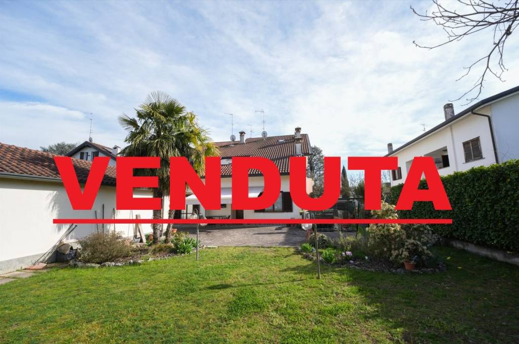 casa indipendente in vendita a Biassono