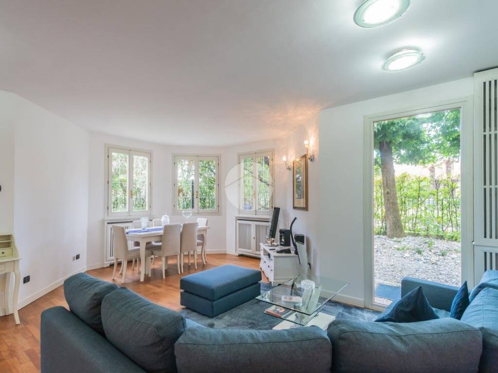 casa indipendente in vendita a Biassono