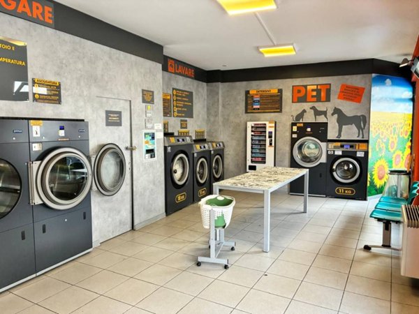 negozio in vendita a Biassono