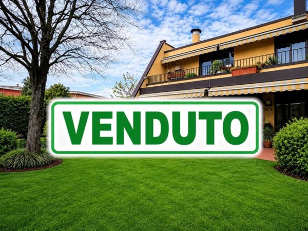 casa indipendente in vendita a Biassono